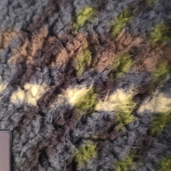 NORDIC LIGHTS SOFT OVERSIZED REVERSIBLE BLUE THROW - Picture 4 of 6